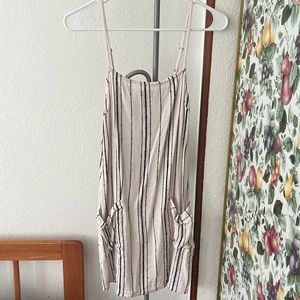 Striped dress with two pockets in the front